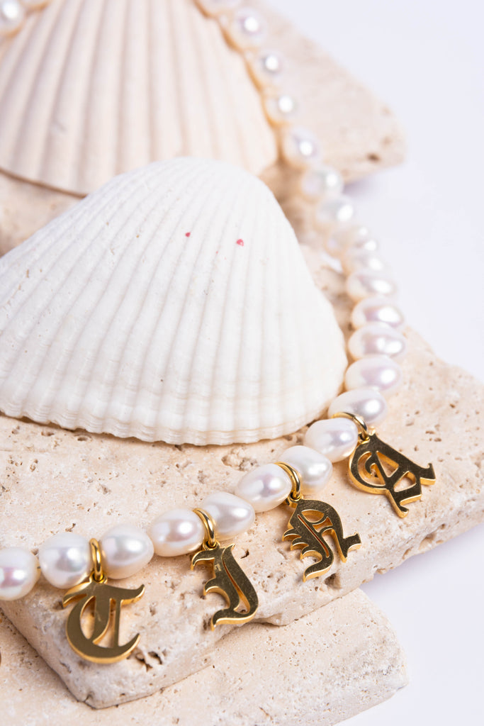 Mallory necklace - white pearls